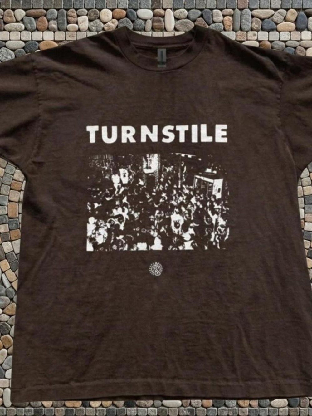 Gildan Brown Short-Sleeve TURNSTILE Graphic T-Shirt